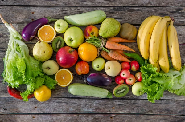 Frutos e produtos hortícolas — Fotografia de Stock