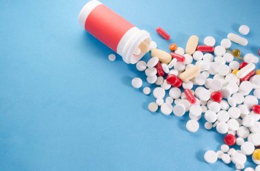 Dağınık hapları çok çeşitli