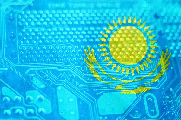 Flaga Kazachstanu na tle układu technologicznego. — Zdjęcie stockowe