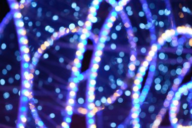 Soyut Noel arkaplanı, renkli çelenkler..