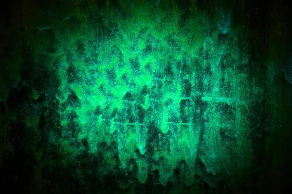 Paslı metalden yeşil boya damlayan soyut arkaplan. — Stok fotoğraf