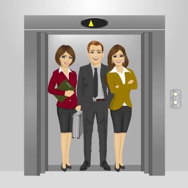 iş adamları birlikte ofis binası Asansör içinde ayakta