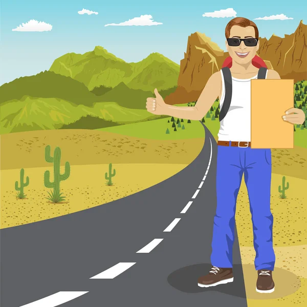Liftende man met rugzak en zonnebril kartonnen staande te houden op de snelweg. Avontuur en toerisme concept. — Stockvector