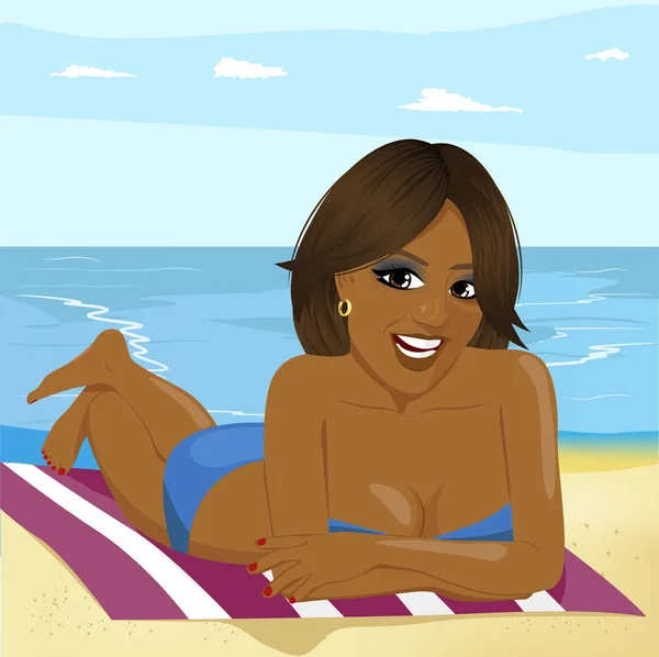 Młoda kobieta african american, leżącego na ręcznik na plaży — Wektor stockowy