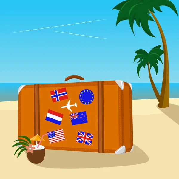 Винтажный чемодан с наклейками на флаге размещен на тропическом пляже с мирным морем — стоковый вектор