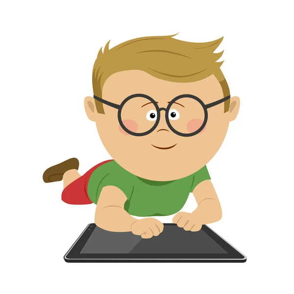 Nerd niño pequeño con gafas acostado con la tableta — Vector de stock