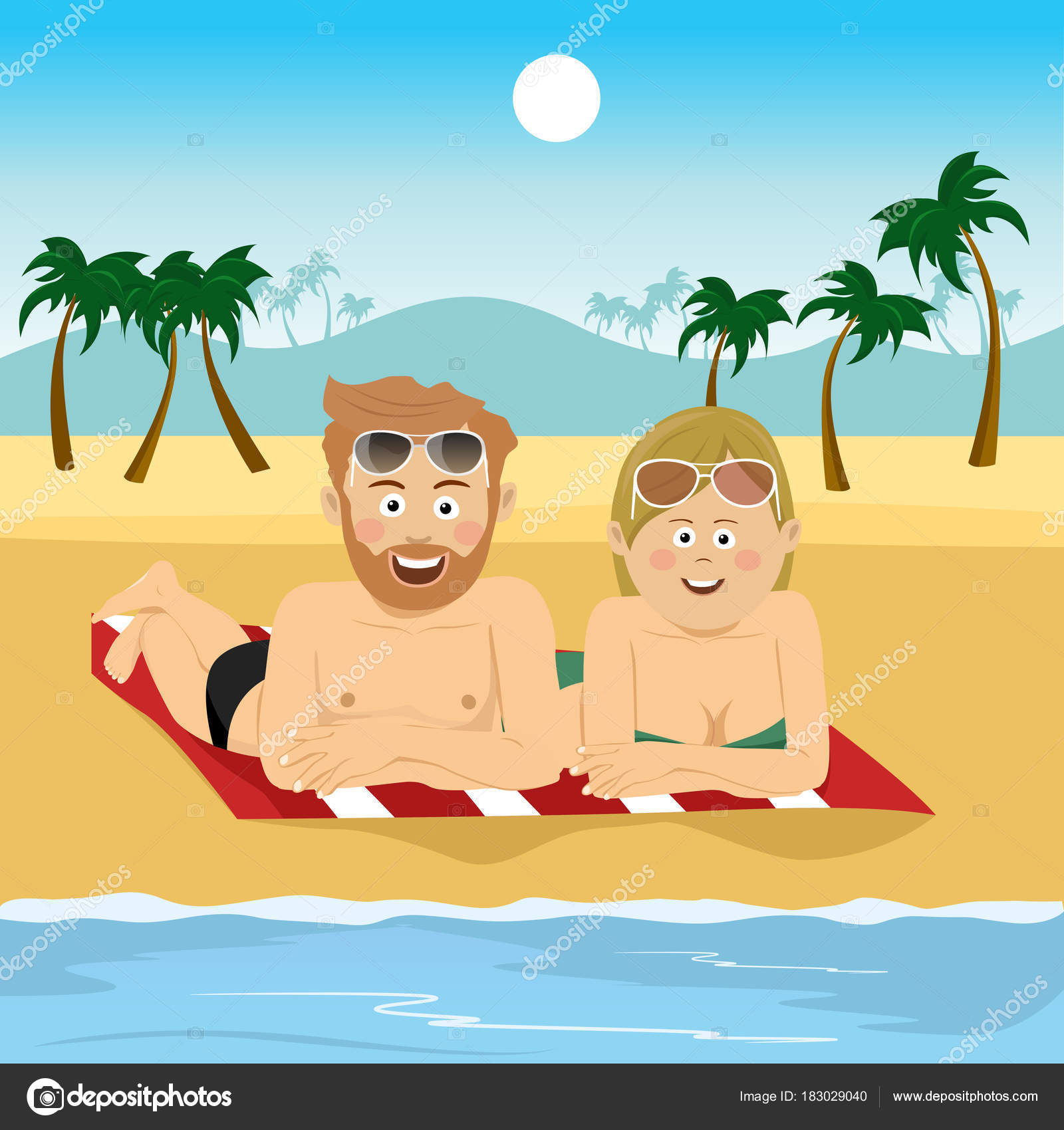 Heureux Couple Allongé Sur Une Serviette Sur La Plage