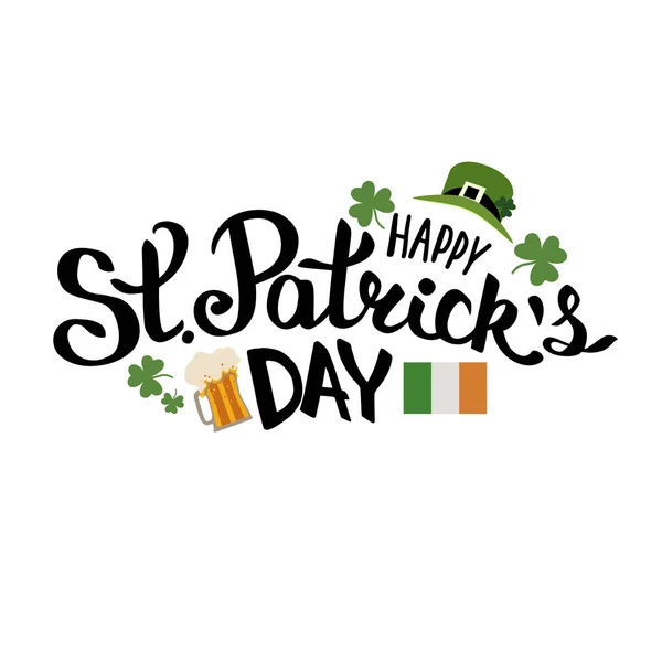 Happy St Patricks celodenní písmo kompozice s jetelovými listy, zelený klobouk, irská vlajka a pivní vektorová ilustrace na bílém — Stockový vektor