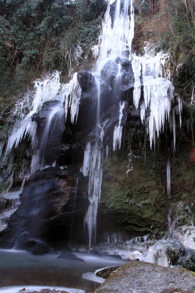 凍った滝 - コンカ ・ デッラ ・ カンパーニア — ストック写真