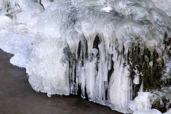 La cascata ghiacciata - Conca della Campania — Foto Stock