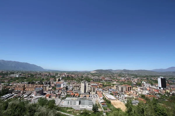 Frosinone, İtalya - 27 Nisan 2013: Ciociaria kentinin panoramik fotoğrafı, eyalet başkenti