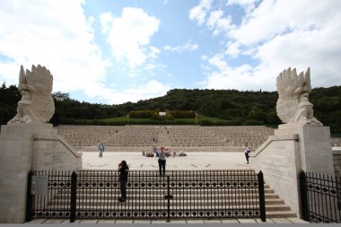 Cassino, İtalya - 18 Mayıs 2011: Montecassino 'daki Polonya savaş askeri mezarlığı