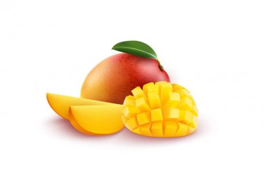 Olgun taze mango dilimleri ve yaprakları ile