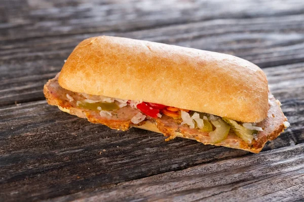 Panino Con Arrosto Maiale Verdure — Foto Stock