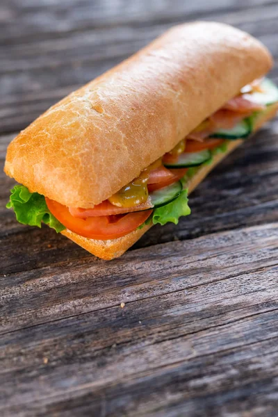 Panino Con Salmone Verdure — Foto Stock