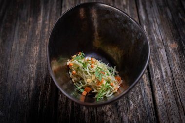 Erişteli biftek çorbası.