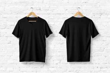 Siyah V-Neck tişört modeli ahşap askıda, ön ve arka tarafta. 3B Hazırlama.