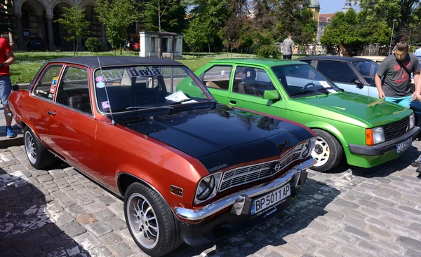 Retro-Auto auf Oldtimer-Parade 2016 am 11. Juni 2016 in Sofiq, Bulgarien. — Stockfoto