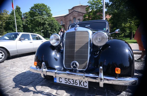 Retro samochód na paradę zabytkowych samochodów 2016 11 czerwca 2016 w Sofiq, Bułgaria. — Zdjęcie stockowe