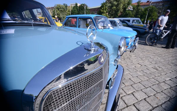 Retro Car on Vintage Car Parade 2016 on June 11, 2016 in Sofiq, Bulgaria. — Fotografie, imagine de stoc