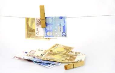 Euro notlar clothespins ile