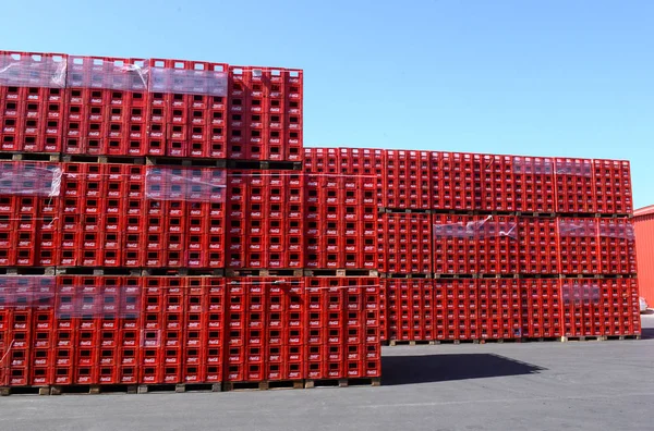 Sofia - Bulgarien - 31 maj 2016 - coca-cola flaskor i fabriken — Stockfoto