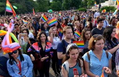 Sofia, Bulgaristan - 10 Haziran 2017: 10 Sofia Gay Pride kutlama insanlar activeathensbisexualbucelebrationcolorfulcrowddemocracydemonstrationdiversityeventfestivalfestiveflagfreefreedomfriendshipgariagayhomohomosexualhomosexualityhumanhuman r