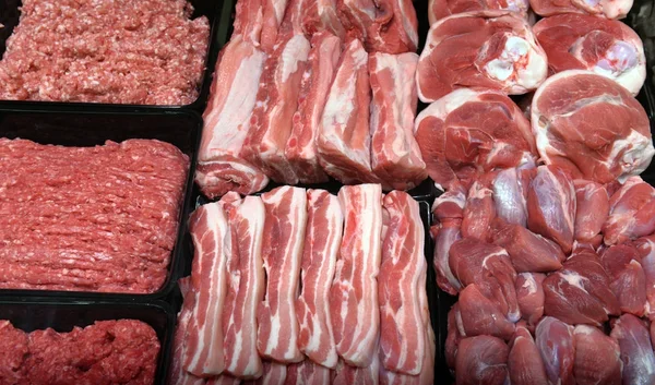 Carne Dispuesta Una Tienda — Foto de Stock