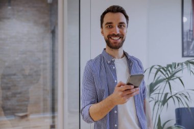 Modern bir ofis çalışma sürecinde