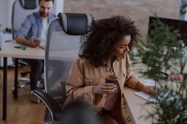 Arbeitsprozess Einem Modernen Büro — Stockfoto