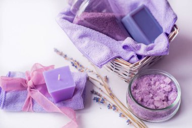 Tablo arka plan üzerinde kaplıca tedavisi bileşimi