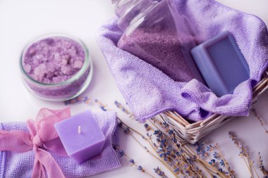 Tablo arka plan üzerinde kaplıca tedavisi bileşimi