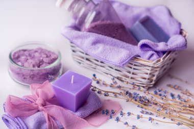 Tablo arka plan üzerinde kaplıca tedavisi bileşimi