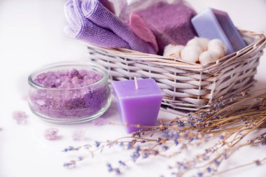 Tablo arka plan üzerinde kaplıca tedavisi bileşimi