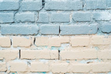 arka planda kırsal Oda, tuğla duvar eski retro doku arka plan beyaz tuğla duvar. Bej beyaz ve mavi çiçekler