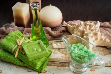 Vintage yeşil spa el yapımı sabun ile natürmort