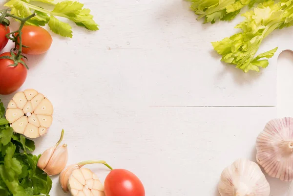 Verduras ingredientes. perejil de apio y ajo. Preparación de alimentos, alimentación saludable. Copiar vista superior del espacio — Foto de Stock
