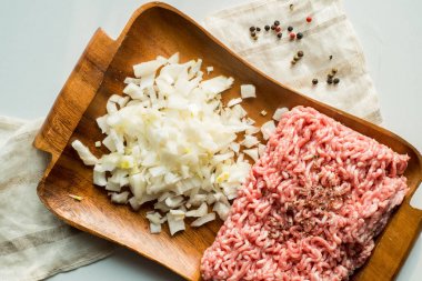 taze kıyma soğan ile