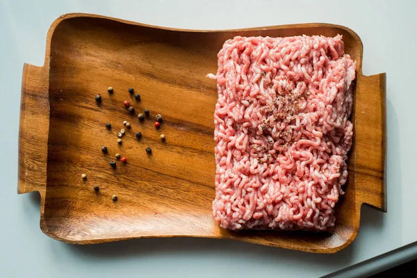 Carne picada fresca con cebolla —  Fotos de Stock