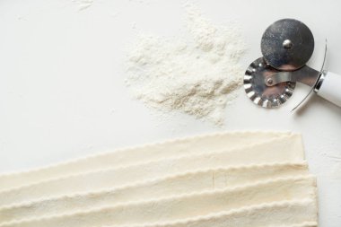 pasta kabuk haddelenmiş