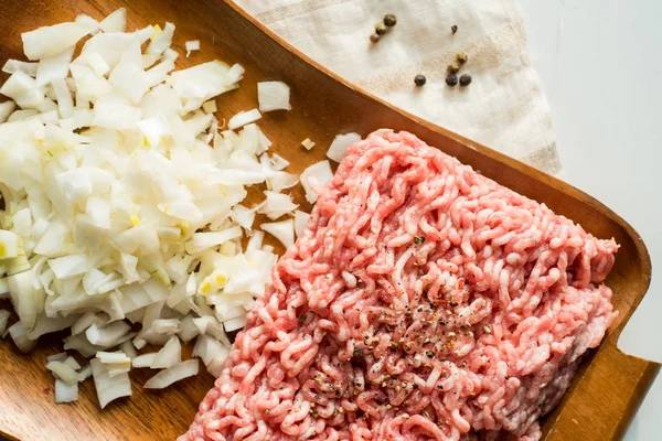 Gehakt vlees met uien — Stockfoto