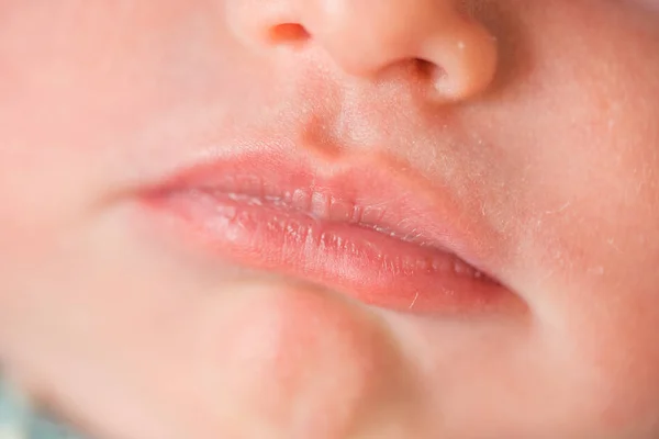 Στόμα και τα χείλη του νεογέννητου — Φωτογραφία Αρχείου