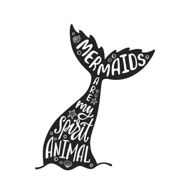 Deniz kızları benim ruh hayvan vardır. El ile mermaid kuyruk yaz hakkında ilham alıntı çekilmiş. Tipografi tasarımı için yazdırma, afiş, davetiye, t-shirt. Vektör çizim