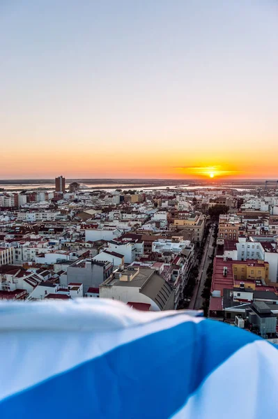 Günbatımı Huelva şehir
