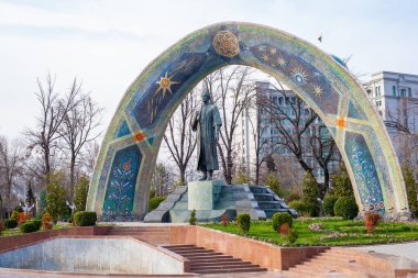 Persli şair Rudaki 'nın anıtı Rudaki Park, Dushanbe, Tacikistan