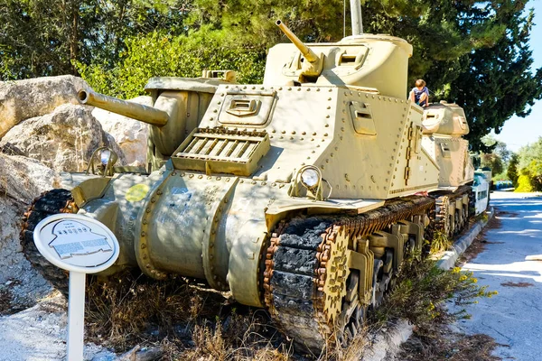 M3 Lee Amerikan tankı. Latrun 'daki İsrail Zırhlı Kolordu Müzesi
