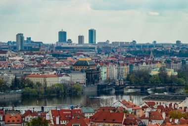 Prag Şehri, Saint Vitus Katedrali ve Vltava Nehri 'ne bakın.