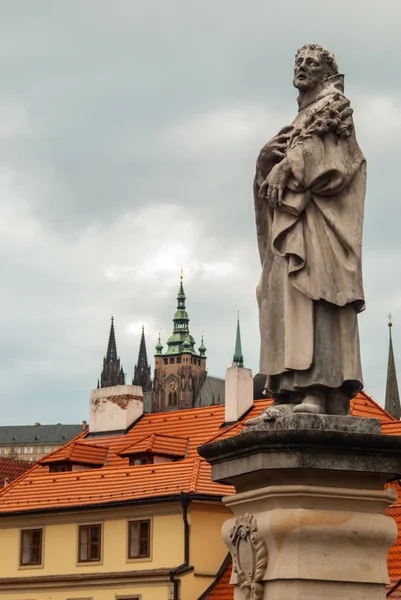 Statua di San Filippo Benito sul Ponte Carlo — Foto Stock