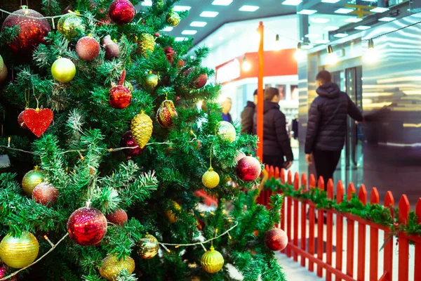 Modern hypermarket mall christmas installation