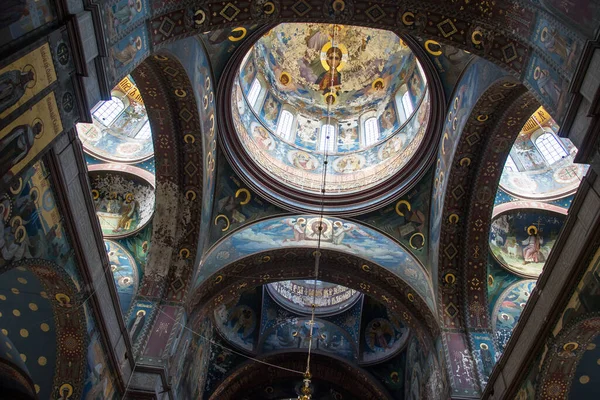 Innenraum und Kalotte der orthodoxen Kirche mit Fresko — Stockfoto